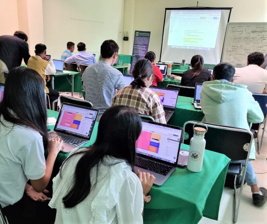 Learning Platform អនុញ្ញាតឱ្យអ្នករៀនសូត្រ​​ និងចែករំលែក​​​ចំណេះដឹង​គ្នា​ទៅវិញ​ទៅមក​។